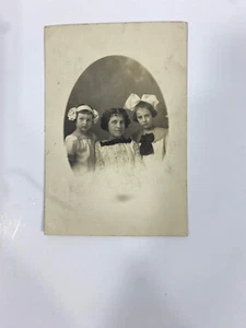 Antique Picture Photo Postcard Portrait Mother & Daughters Early 20th Century - Picture 1 of 4
