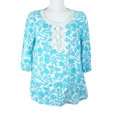 Top Lilly Pulitzer Pequeño Azul Blanco Floral Manga 3/4 Hilo Plateado Crochet Túnica Foto 1 de 4