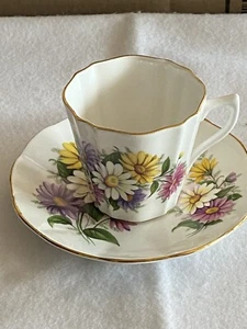Royal Imperial Fine Bone China Floral Garden Tea Cup & Saucer Made in England - Picture 1 of 4