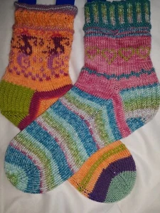 Hand knit socks, mismatched - Picture 1 of 1