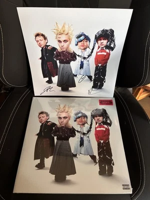 NEW 5 SECONDS OF SUMMER 5SOS EVERYONE'S A STAR VINYL HAND SIGNED 12" X 12" PRINT - Image 1 of 4