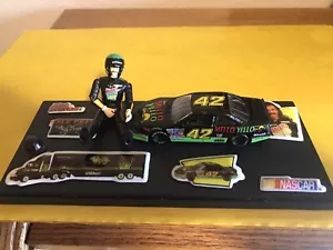 KYLE PETTY 1992 MELLO YELLOW 1/43 Nascar & Display In Plastic Case  RARE HTF - Picture 1 of 5