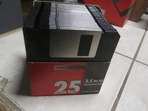 25 dischetti formattati IBM PL Media 1.44mb nuovi floppy 3.5 DS HD senza errori nuovi - Foto 1 di 4