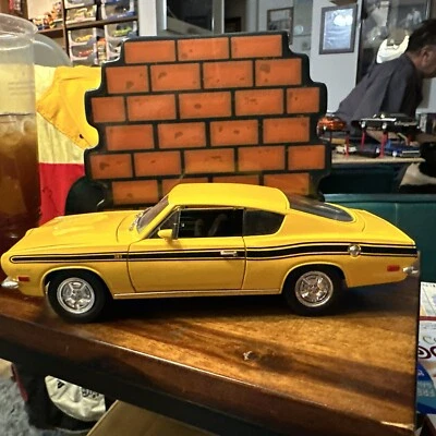 ERTL  Chrysler barracuda 1969 Scale 1:18 American muscle car preowned ￼ - Image 1 of 4