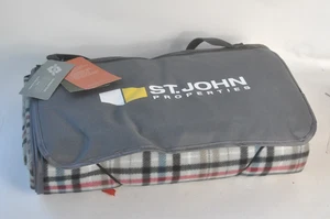 Oniva Outdoordecke / Beuteltasche XL ~ grau blau & rot kariert ~ 70x80" ~ Picknickzeit - Bild 1 von 10