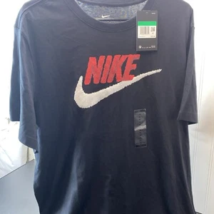 T-shirt Nike Sportswear Graphic Swoosh taglia XL - AR4993-013 nuova con etichette vestibilità standard - Foto 1 di 5