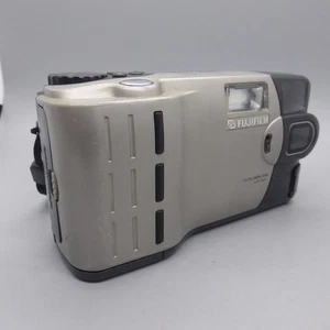 Fujifilm Digital Camera DX-7 0.4MP Silver Tested - Picture 1 of 7