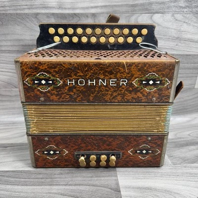 VINTAGE HOHNER ACCORDION 2-ROW 8-BASS 21-KEY UNTESTED AS IS FOR PARTS OR REPAIR - Image 1 of 4