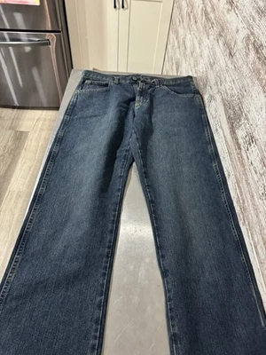 Wrangler Rugged Wear 男式牛仔裤 32x32 深蓝色牛仔裤直筒 — 第 1/4 张图片