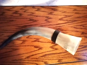 Wikinger Natur-Trinkhorn mit Ledergürtelhalterung,45cm lang, - Bild 1 von 4