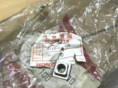 Honda CD125 CD175 CL125 CT70 CT90 CT110 SS125 XL125 Washer Headlight Case NOS - Imagem 1 de 2