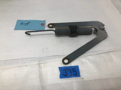 1977 Mercedes-Benz 450SLC 450SL CAPÔ DOBRADIÇA SUPORTE DIREITO COM MOLA 1078800277 - Imagem 1 de 4