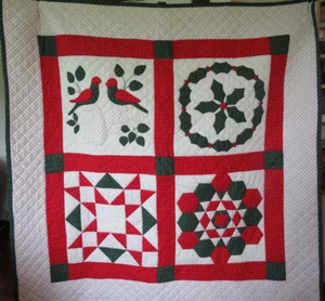 Quilt Wandbehang Tischdecke Überwurf Weihnachten rot grün appliziert Bauernhaus 48" - Bild 1 von 13