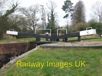 058 Canal lock gates OO Model railway scenery 30mm high