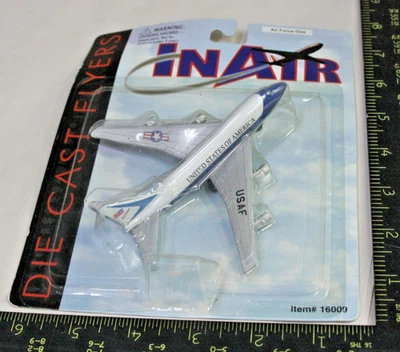 Boeing 747 Air Force One Small Diecast by In Air Series 16009 - NEW Old Stock - Image 1 of 2