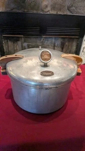 Vintage National Pressure Co. Canner Pressure Cooker No.7 Wooden Handles - Picture 1 of 8