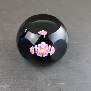 Caithness Water Lily Limited Edition Briefbeschwerer 36 von 50 - Bild 1 von 14