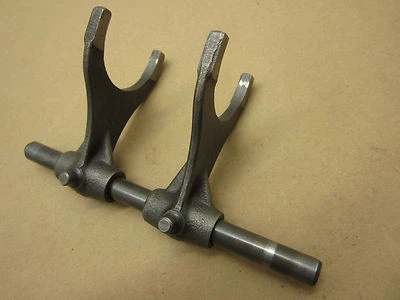 Suzuki Vinson 500 4x4 2003-2007 OEM transmission shifting forks Foto 1 de 2