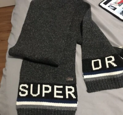 Cachecol masculino Superdry cinza novo em folha - nunca usado - Imagem 1 de 3