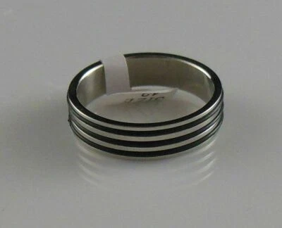 Anillo estrecho de acero inoxidable y goma negra con incrustaciones Foto 1 de 2