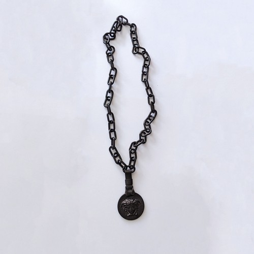 Collana con ciondolo Versace Medusa nera
