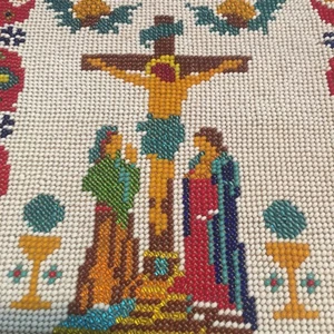 Vintage Ethnic Religious Crucifixion Bead Work Embroidery Panel Textile Read Des - Picture 1 of 19