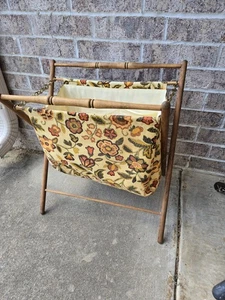 Cestino da cucire vintage anni 60 con struttura pieghevole in legno 22” retrò floreale - Foto 1 di 10