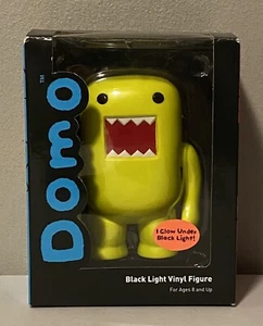 Domo Yellow Black Light Vinyl Figure 4” - 2012 New - Dark Horse Deluxe - Picture 1 of 6