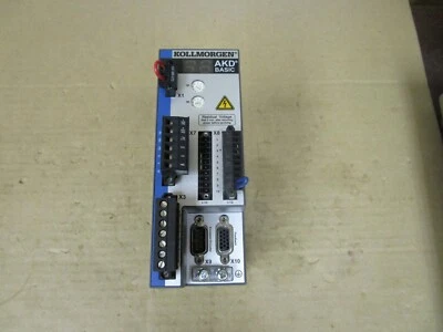 KOLLMORGEN AKD-T00306-NBAN-0000 SERVO DRIVE DE ENTRADA REV E 120/240vac 1,2 KVA Foto 1 de 4