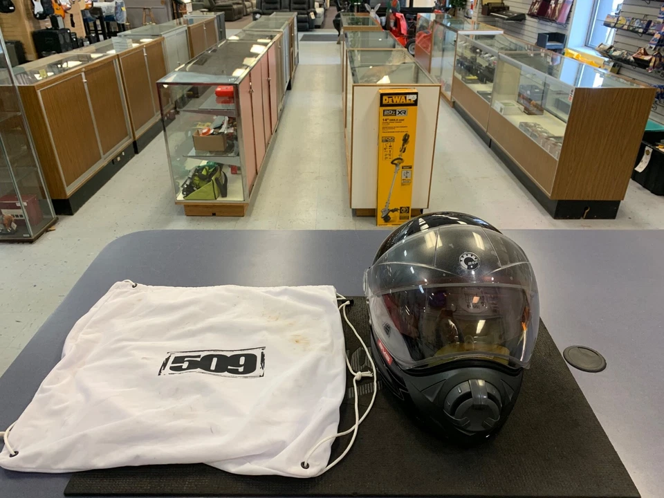 Skidoo bombardier bv2s advanced tec Helmet DOT Certified Black XL Missing Screw - Image 1 of 4