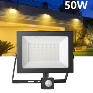 LED Fluter mit Bewegungsmelder 50W Warmweiß Außen Strahler Scheinwerfer IP65 - Bild 1 von 7