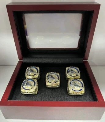 Golden State Warriors - Juego de 5 anillos Campeonato 2022 con caja de madera. Curry Thompson Foto 1 de 4