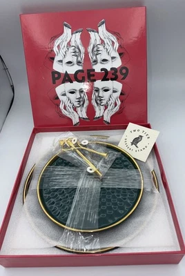 Once Upon A Book Club Caja 2 Niveles SOPORTE DE POSTRE Casa de Muñecas Academia Página 239 Foto 1 de 4