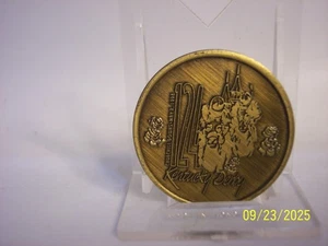 CHURCHHILL DOWNS KENTUCKY DERBY 1998 CHALLENGE COIN - Picture 1 of 2