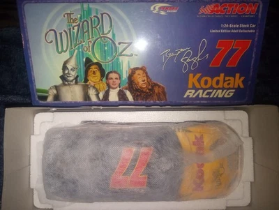 #77 Brendan Gaughan Kodak The Wizard of Oz 2004 Intrepid 1:24 Scale with Box - Image 1 of 4