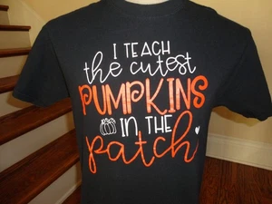 Schwarzes T-Shirt I teach the Cutest Pumpkins in the Patch LEHRER Halloween passt M - Bild 1 von 4