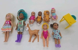 Mattel Barbie Niño Bebé Muñeca Lote Rubia Kelly Chelsea 4 Bebés Ciervo Escritorio - Imagen 1 de 6