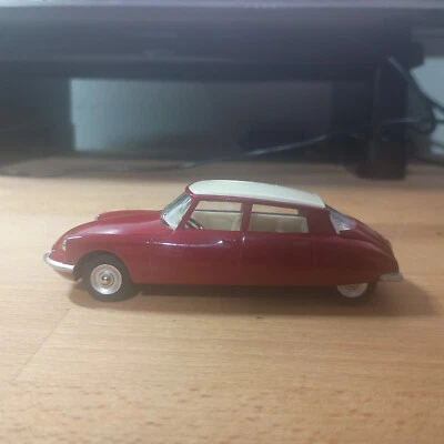 Modellino Citroen Dinky Toys  DS 19 - 1/43 --Atlas 2014 - scatola  perfetta - Immagine 1 di 4