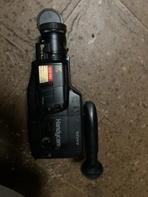 23Sony CCD-F45 Handycam 8NTSC Video 8 Auto-Focus 8x Zoom Video Camera Recorder - Image 1 of 4
