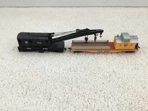 HO Scale Crane Car with Boom Tender - Picture 1 of 11