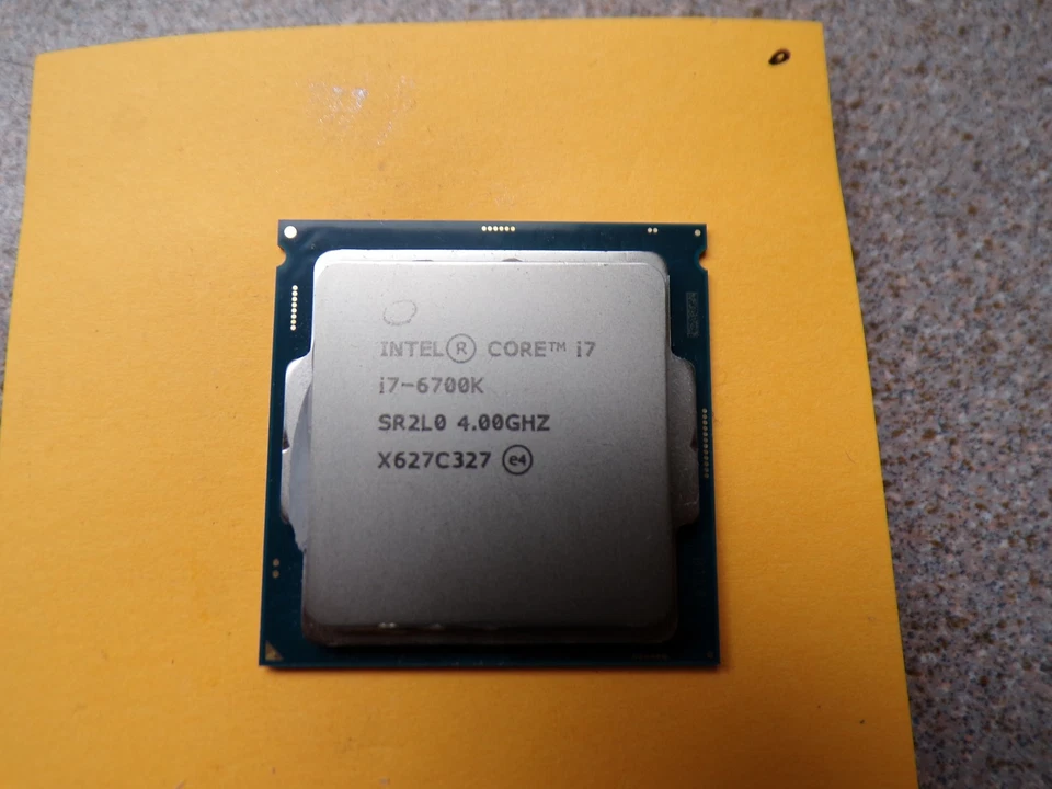 Intel 6th Gen Core i7-6700K 4.0GHz (Turbo 4.2GHz) 4-Core LGA1151 CPU SR2BR #7400 - Image 1 of 2