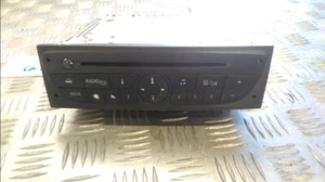 RADIO Renault Clio III (BR/CR) Hatchback 1.5 dCi 85 (K9K-766) 2010 281153881R - Imagen 1 de 4