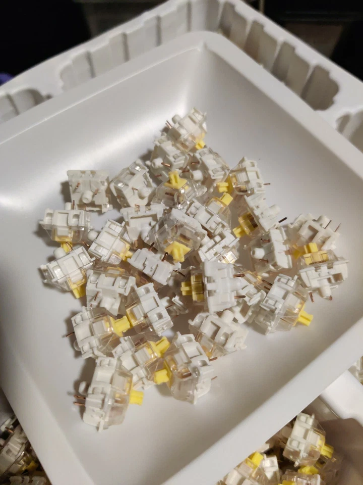 30x Gateron Yellow- Clear Top housings 3 Pin RGB Switches - Linear Switches - Image 1 of 1
