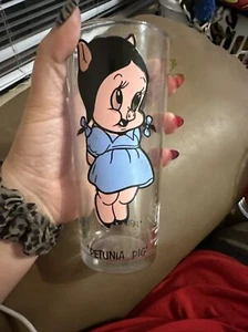 Vintage 1973 Pepsi Looney Tunes Petunia Pig Glass with Black Letters - Picture 1 of 2