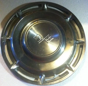 Chevrolet mid 1960s hubcap wheel covers Impala Corvette 2 flags F1 - Picture 1 of 6