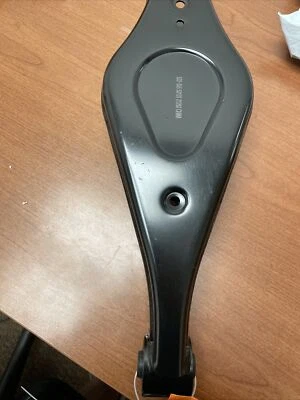 Brazo de control de suspensión para 06-11 Hyundai Kia Entourage Sedona 1015918 522-355 Foto 1 de 4