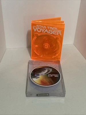 Star Trek Voyager Season 1 Replacement Case Slipcover - Image 1 of 2