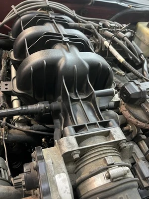 Colector de admisión de motor Ford Mustang 2005-2010 (probado) 4,0 L SOHC con cuerpo de acelerador Foto 1 de 4