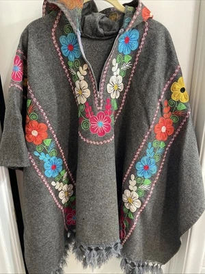 Poncho con Capucha Boho Bordado De Colección Hippie Festival XL O Talla Única!! Foto 1 de 4
