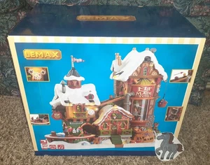NEW 2017 LEMAX SIGHTS & SOUNDS ELF MADE TOY FACTORY #75190 CHRISTMAS VILLLAGE - Bild 1 von 2